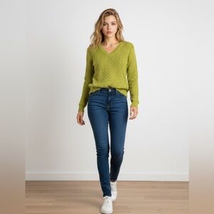 Tommy Hilfiger V Neck Cable Knit Chartreuse  Colored Sweater.  Size: Small
